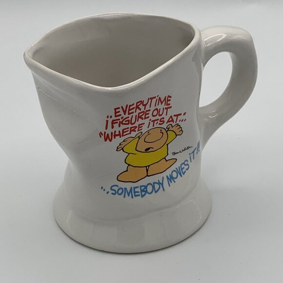 Ziggy 'Crumpled' Mug EVERYTIME I FIGURE OUT WHERE ITS AT SOMEBODY MOVES IT 1988 - Picture 1 of 7